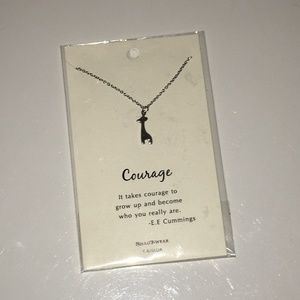 never worn* giraffe necklace